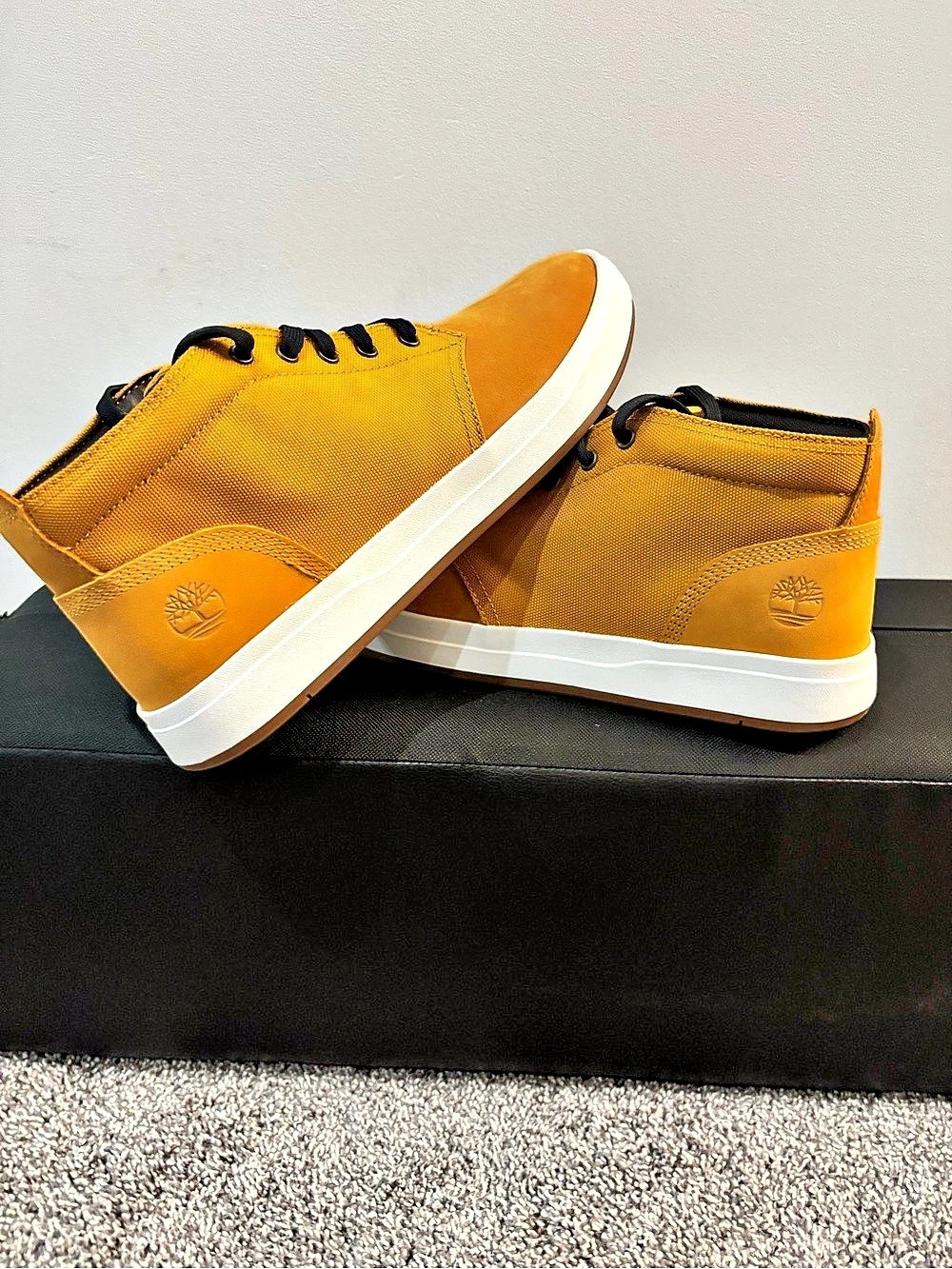 Timberland Rebotl Ultra Chukka Men's Yellow & White US 10.5 New No box